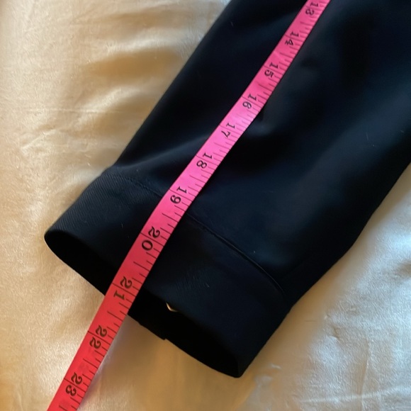 Banana Republic: Wool Top w/snap button closure - Picture 12 of 12